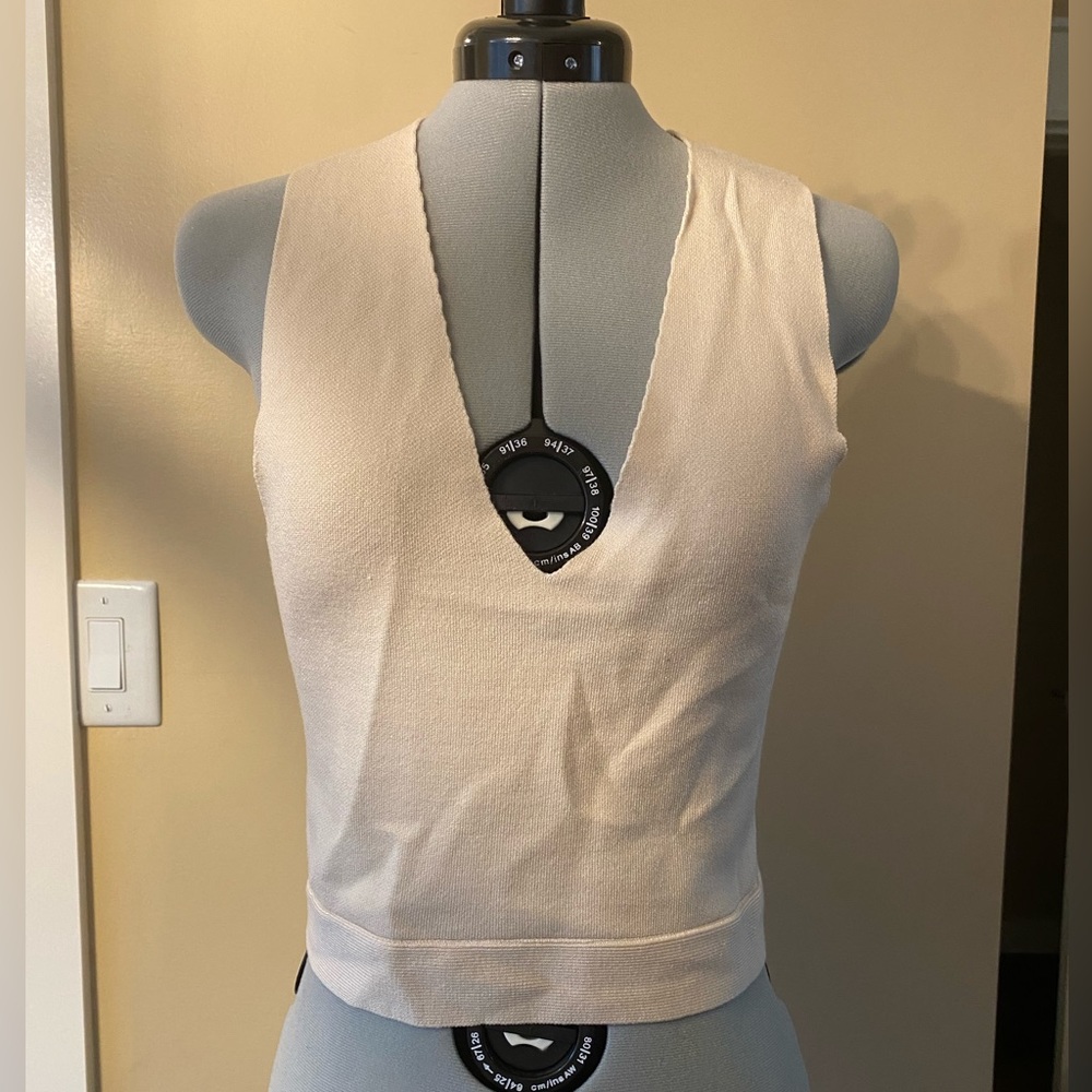 Bowknot Back V-Neck Crop Knit Vest in Cream